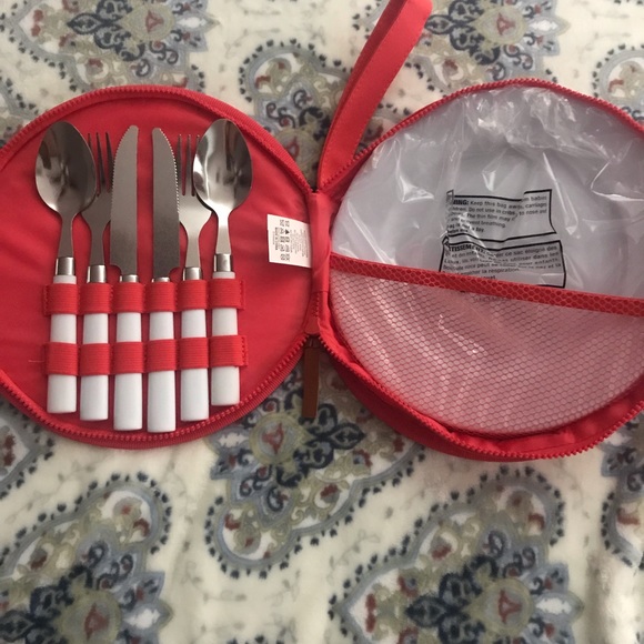 📍SOLD📍Sunnylife picnic set Brand new - Picture 2 of 3